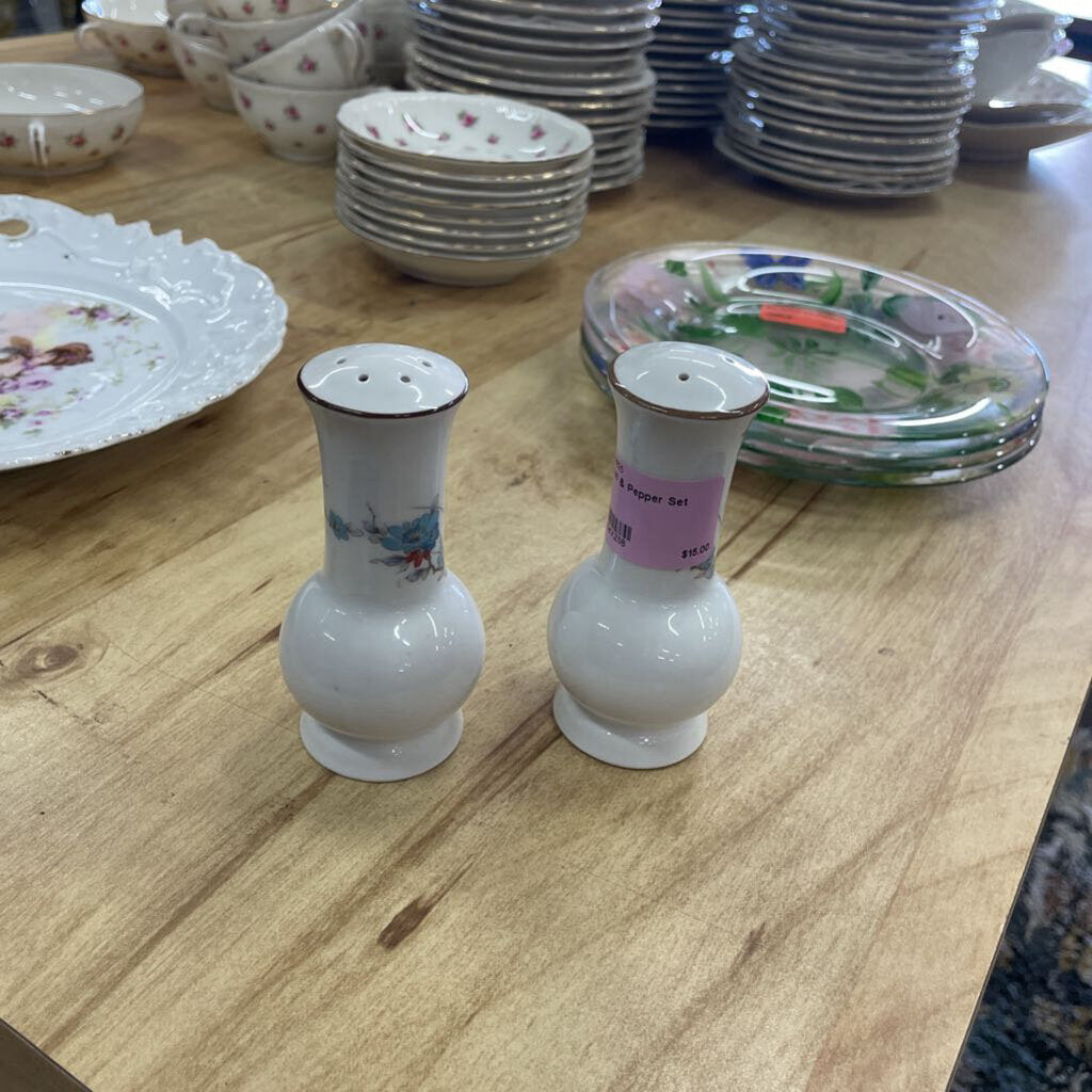 Salt & Pepper Set