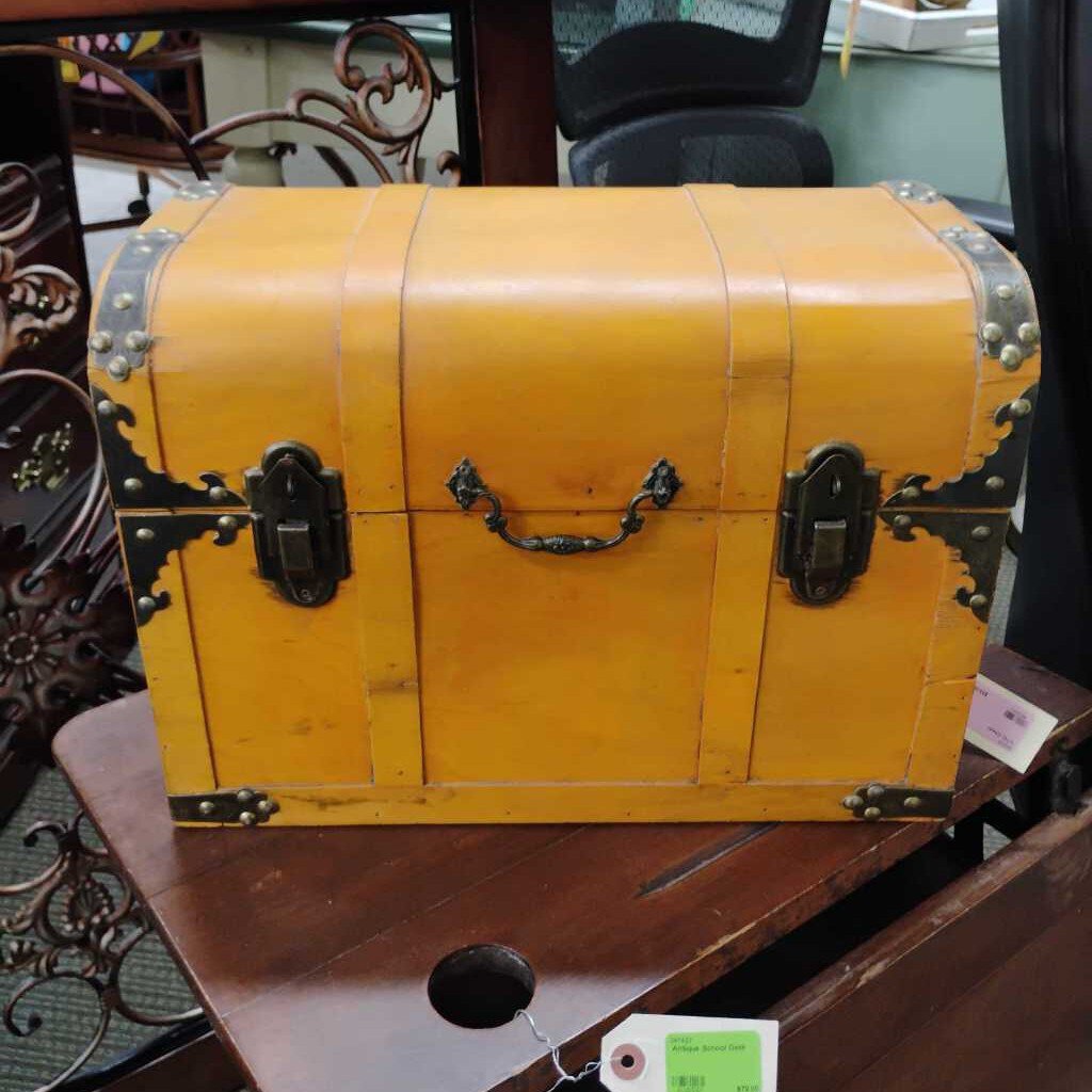VTG Chest