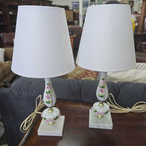 Pair of Lamps w/Shades