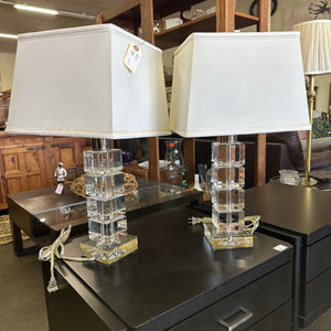 Pair of Lamps w/Shades
