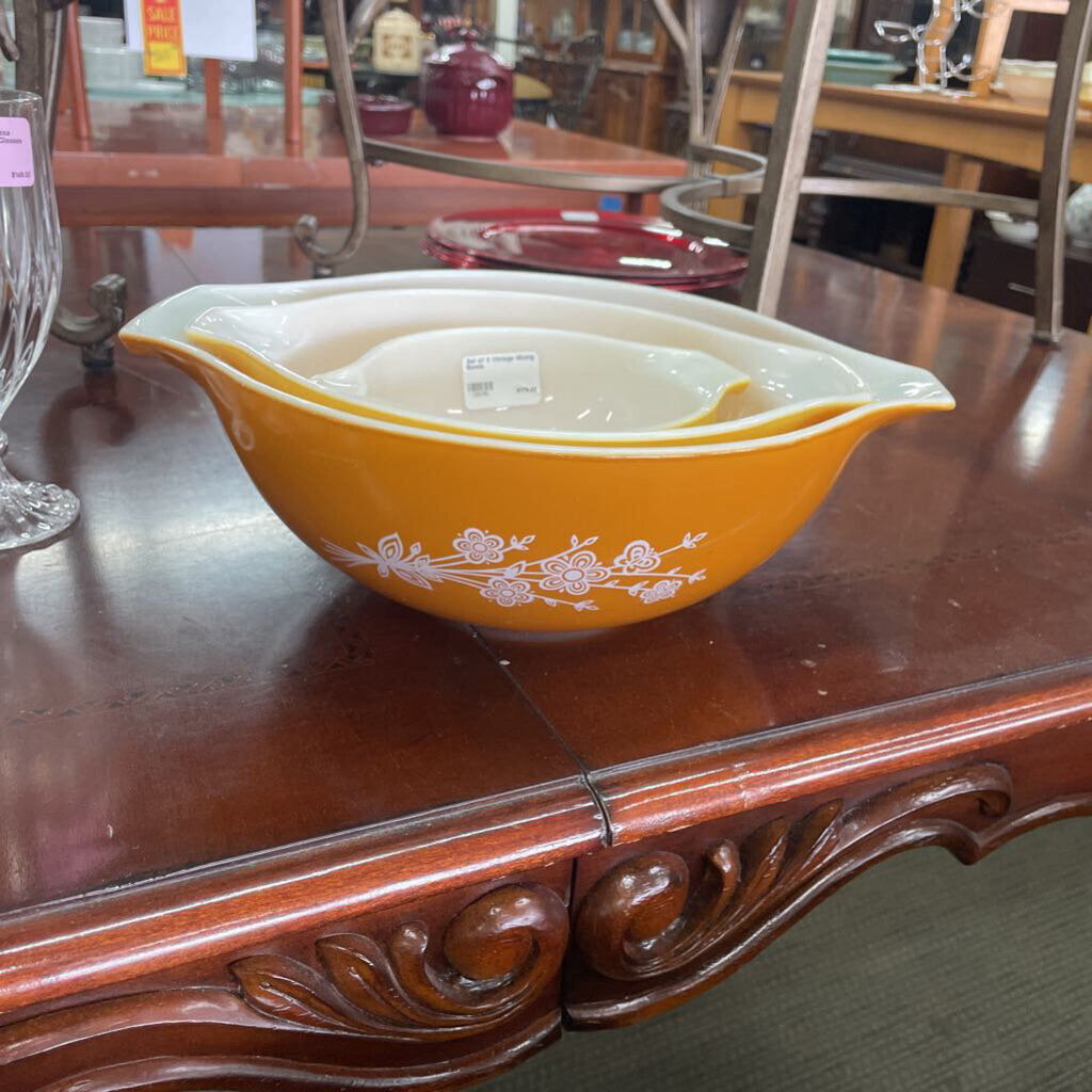 Set of 3 Vintage Mixing Bowls