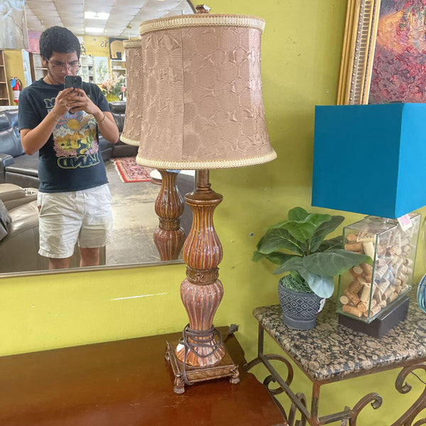 Pair of Lamp w/ Shades