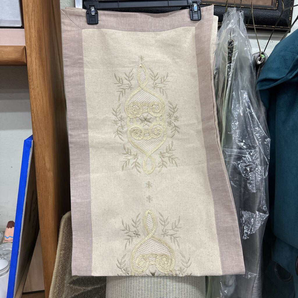 Table Runner