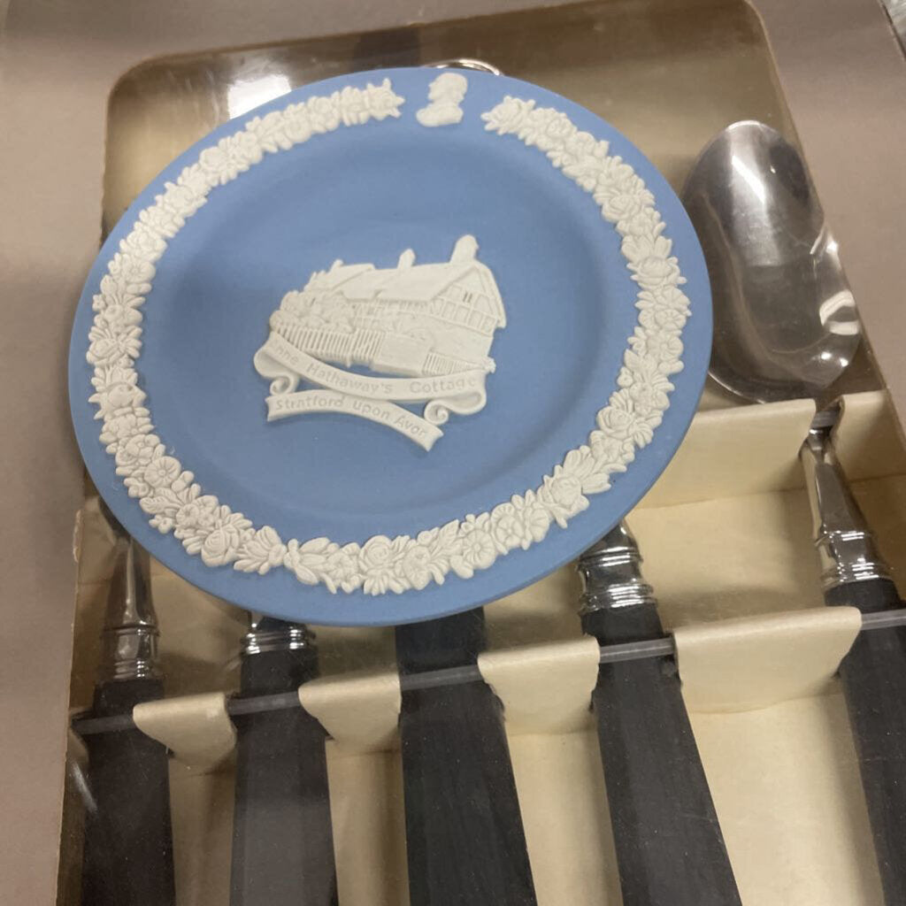Wedgewood-Blue