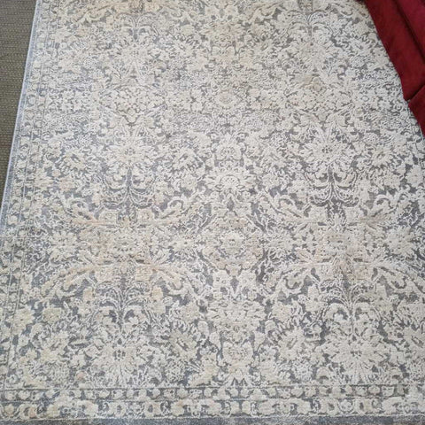 Rug 7'6"x5'3"