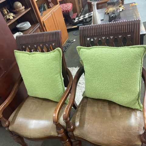 Pair of Decor Pillows