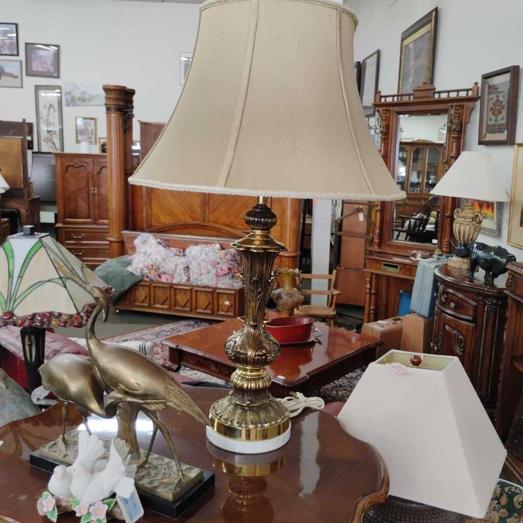 VTG Lamp w/ Shade