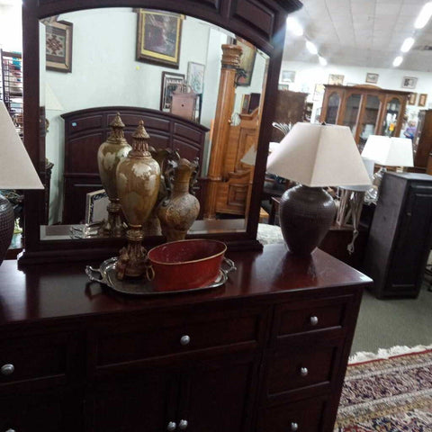 Dresser w/Mirror