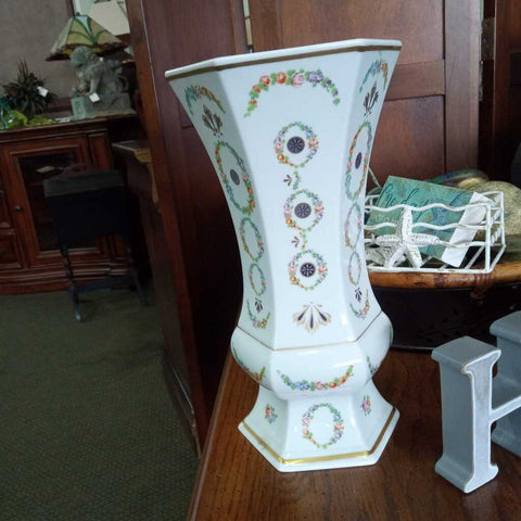 Itailain Vase