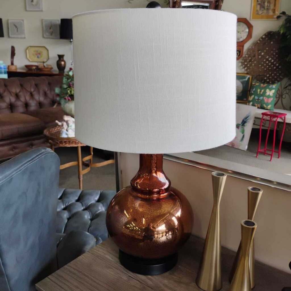 Pair of Lamps w/Shades