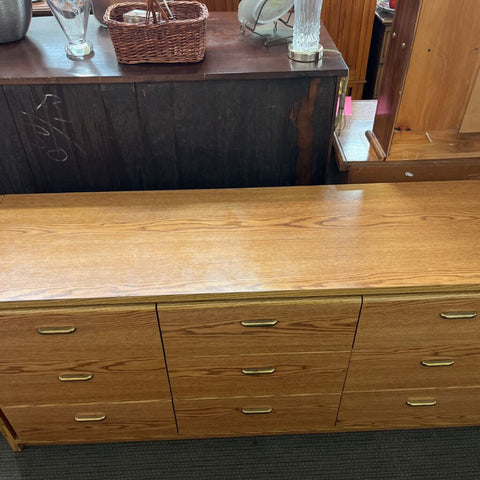 Dresser AS IS