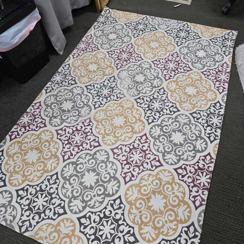 6' x 4' Area Rug