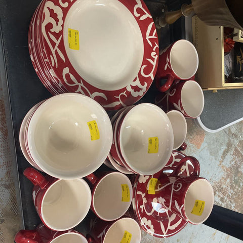 31Pc Red Dish Set