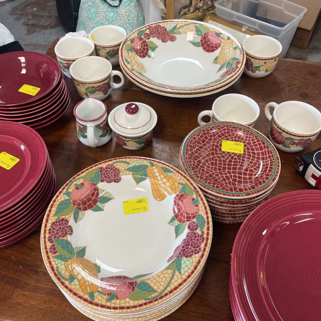 58 pc Dish Set