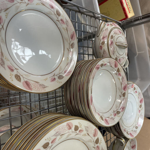 Noritake 61pc Dish Set