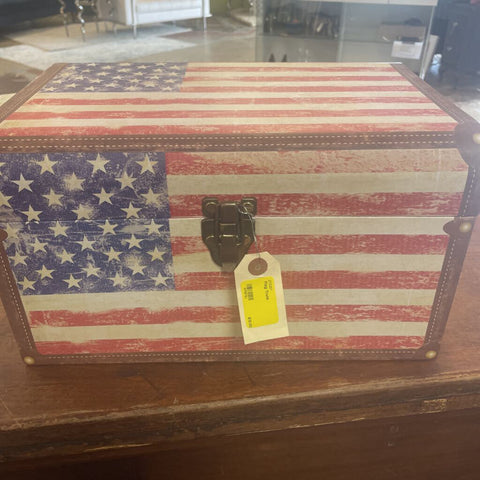 Flag Trunk
