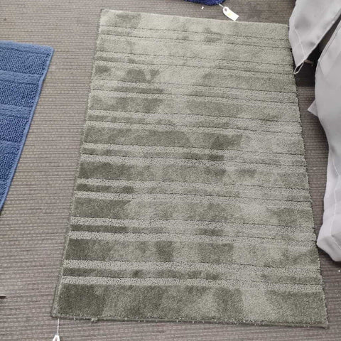 Rug 3'10"x 2'6"