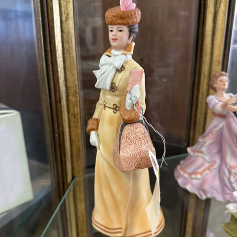 VTG Avon Presidents Club Mrs. Albee
