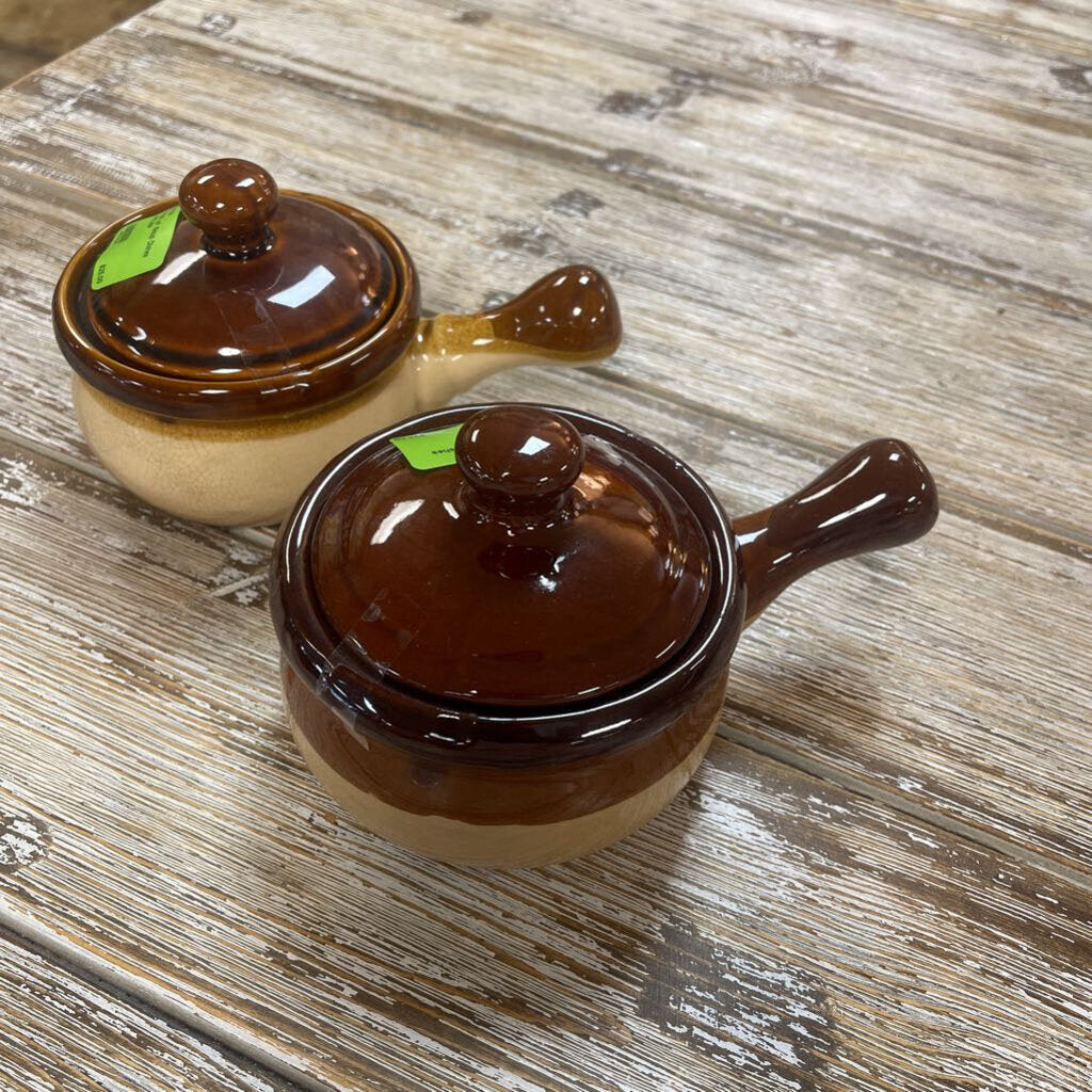 Pair of Soup Dishes w/Lids