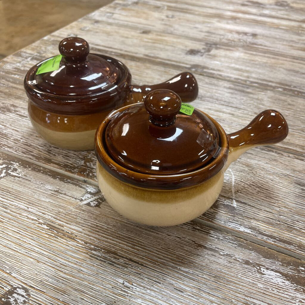 Pair of Soup Dishes w/Lids