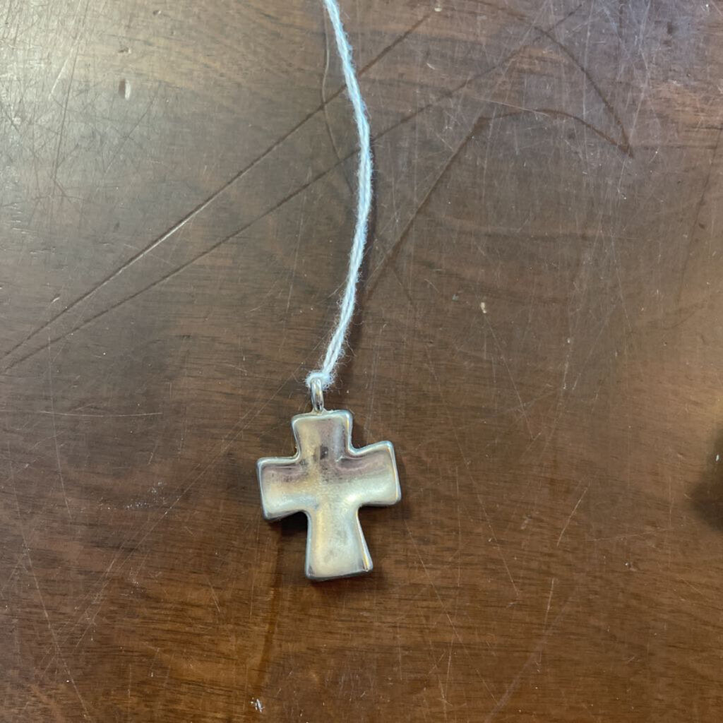 Kendra Scott Pendant