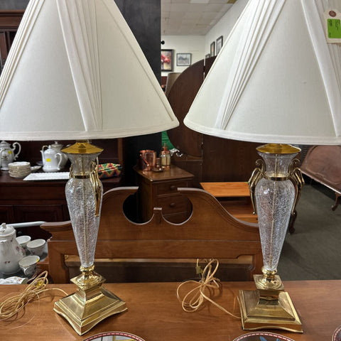 Pair of Lamps w/Shades
