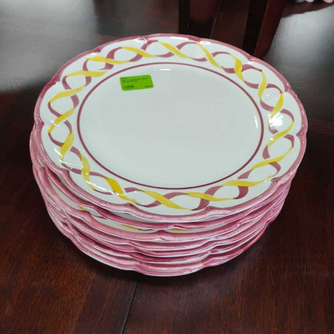 Set of 8 Pottery Barn Dinner Plates