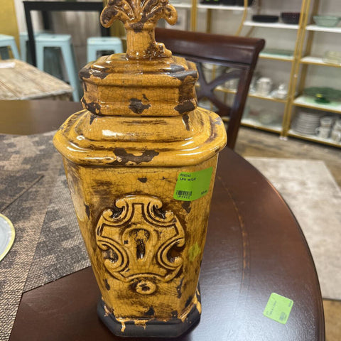 Urn w/Lid