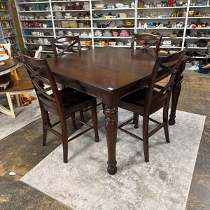 Bar Height Table 4 Chairs & 1 Leaf