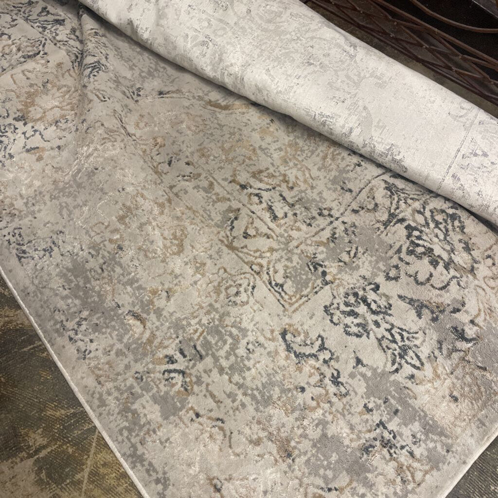 7'10" x 10'2" Rug