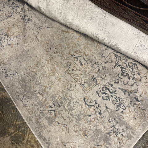 7'10" x 10'2" Rug