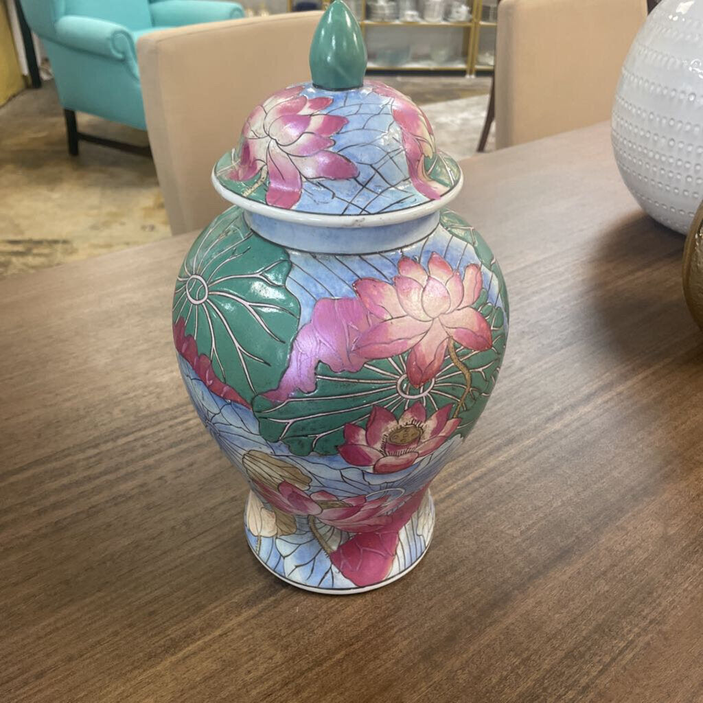 Urn w/Lid