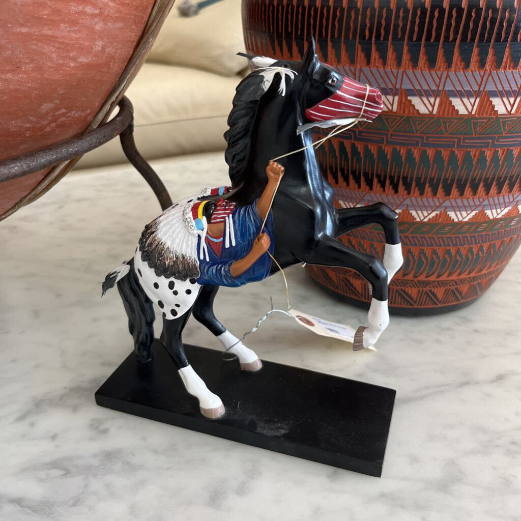 Trail of Painted Horses Statue