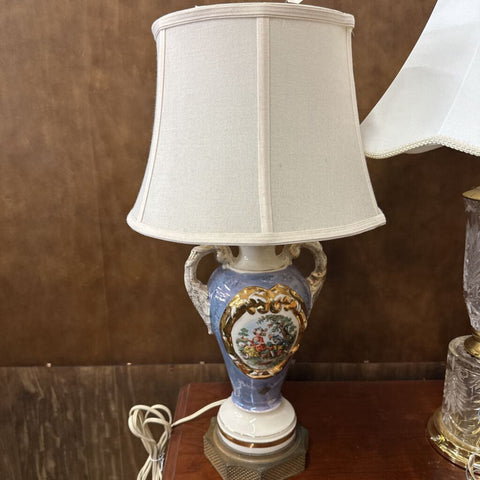 Vintage Lamp w/Shade