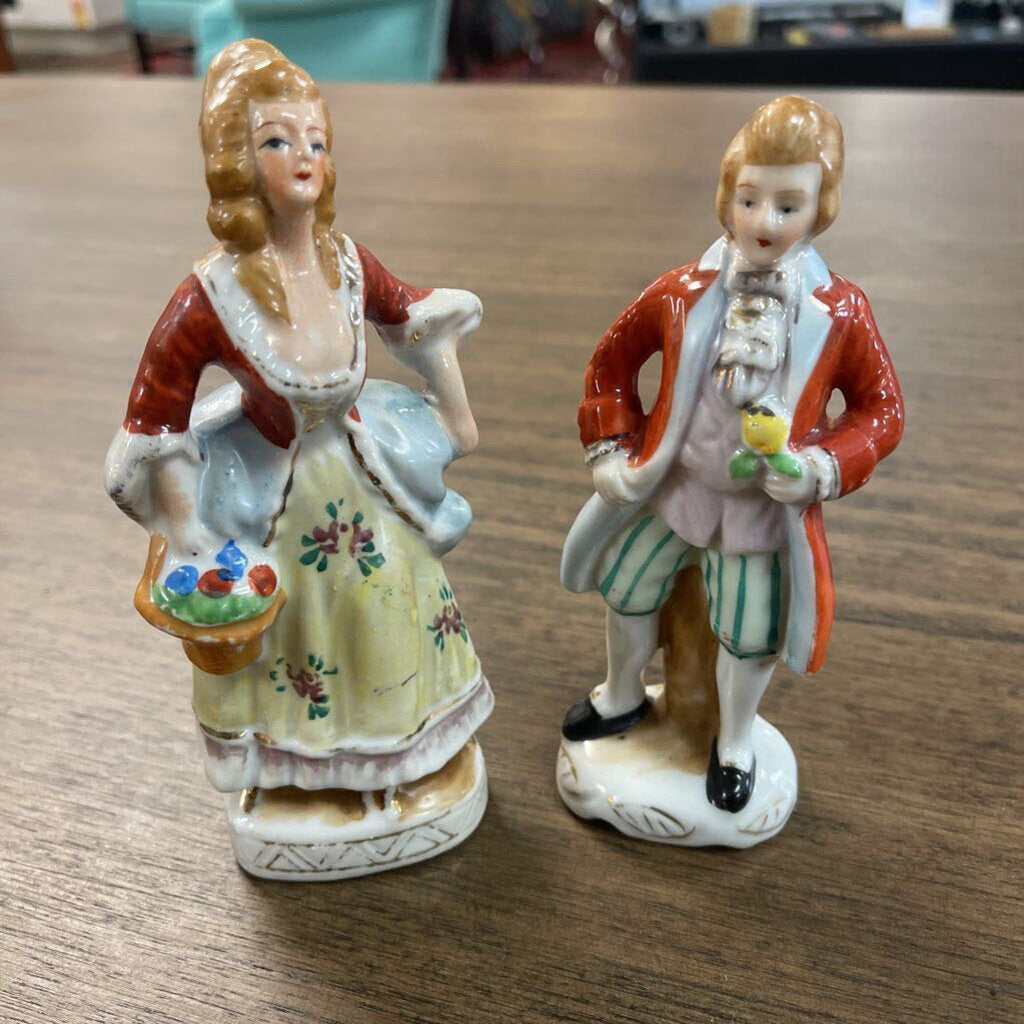 Pair of Figurine