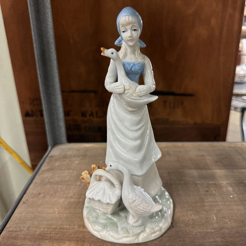 VTG Porcelain Figurine