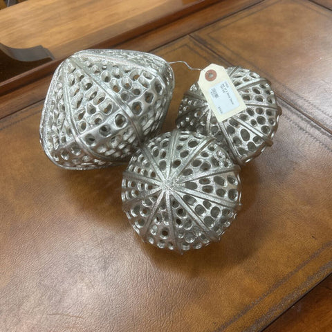 Set of 3 Metal Decor "DIVAS"