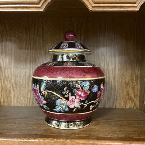 Urn w/Lid