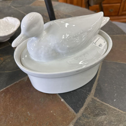 Casserole Dish w/Duck Lid