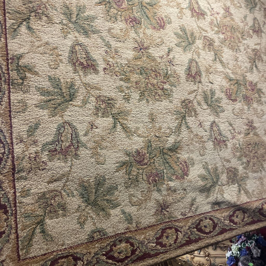 5'5" x 7'7" Rug