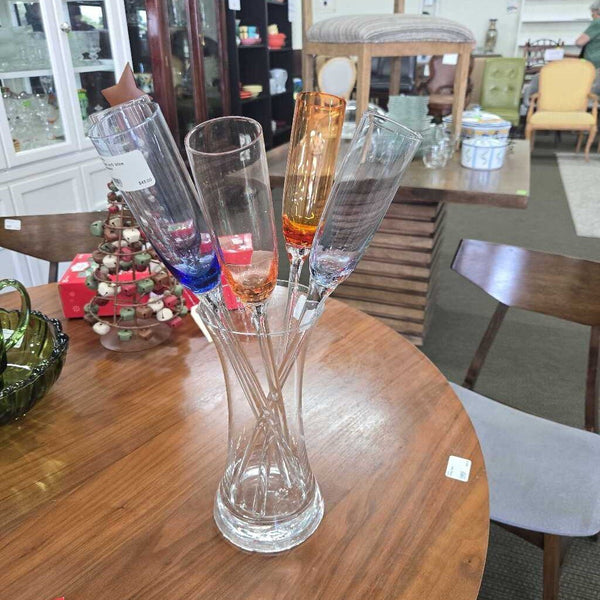Vase w/5 Wine Glasses