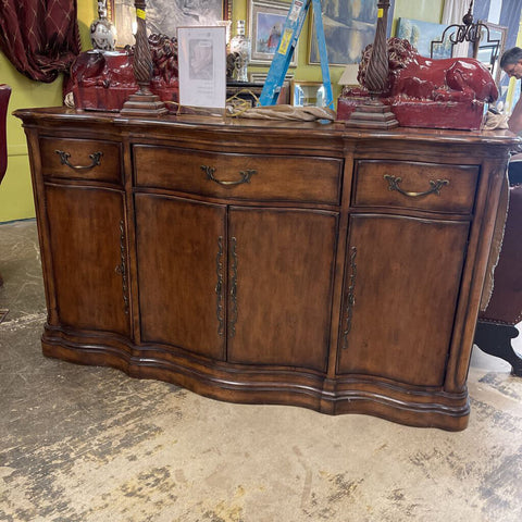 Bernhardt Buffet
