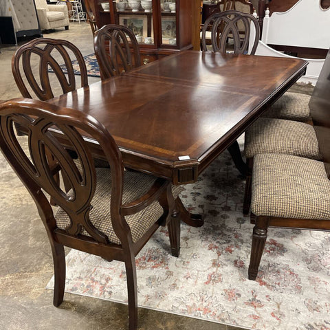 Table, 7 Chairs, 1 Leaf