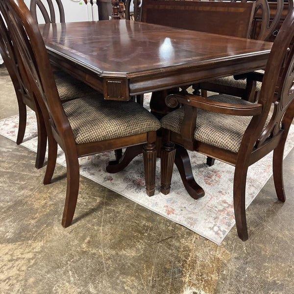 Table, 7 Chairs, 1 Leaf