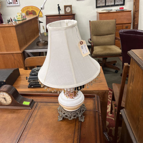 Vintage Lamp w/Shade