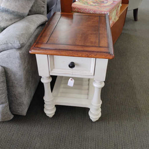Haverty's Accent Table