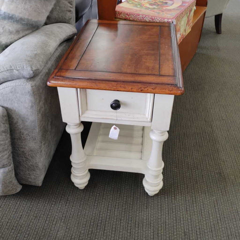 Haverty's Accent Table