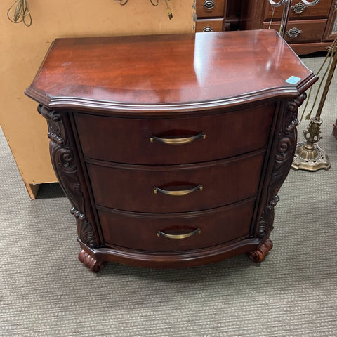 Small Chest of Drawers/Nightstand