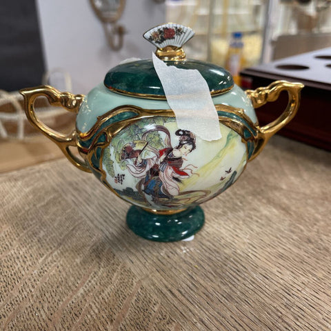 Dish w/ Lid