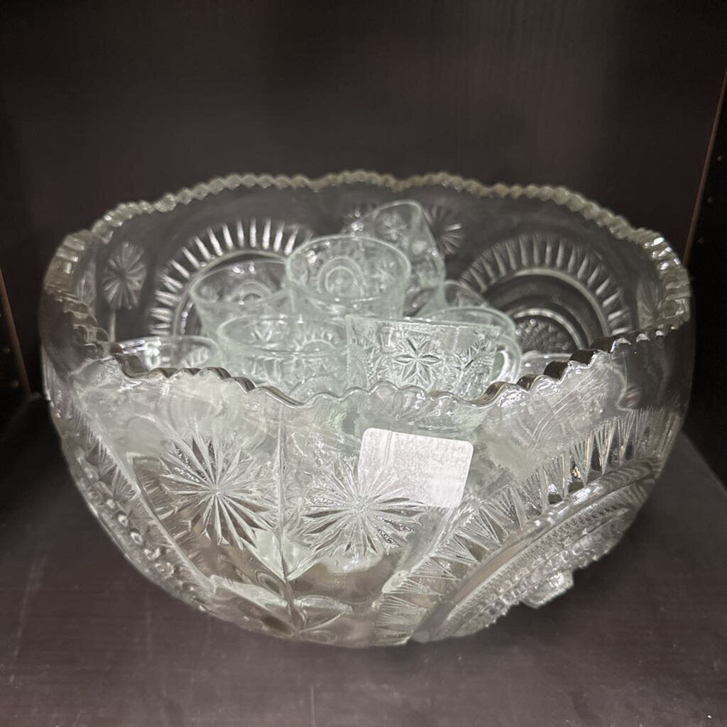 Punch Bowl w/18 Cups